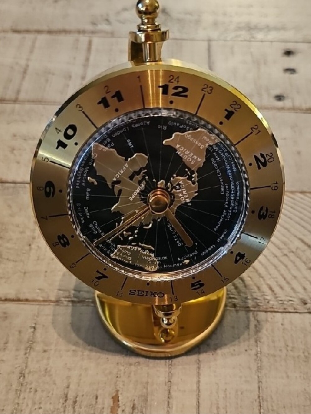 Seiko World Time Desk Clock - Picture 3 of 7
